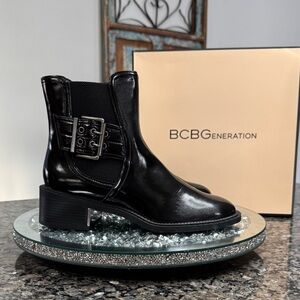 BCBGeneration Glossy Black leather Ankle Booties NEW 6.5